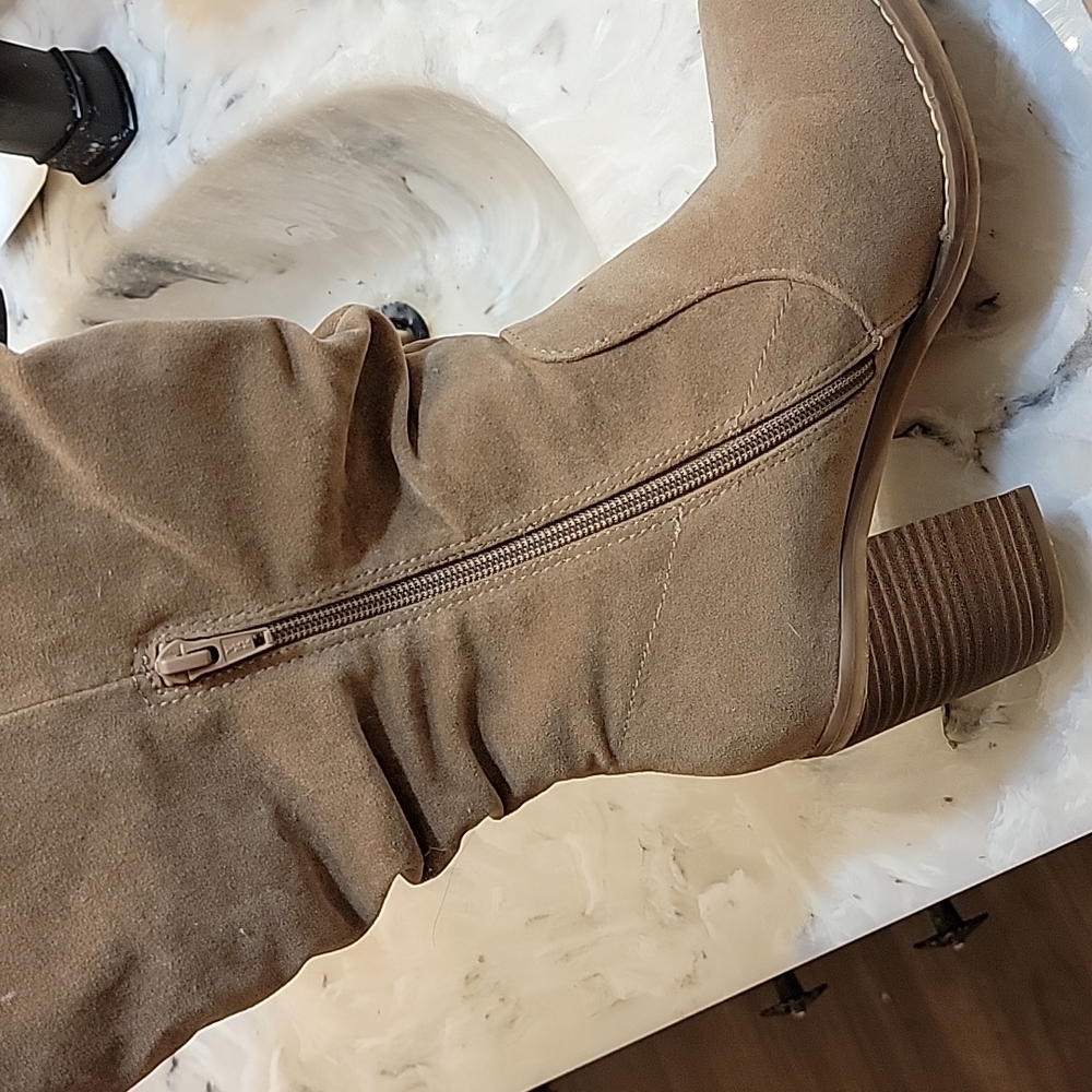 Universal Thread boots - Picture 3 of 8